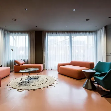 K52 Luxury 4bdrm 4bthrm