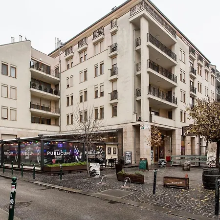 K52 Luxury 4bdrm 4bthrm