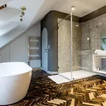K52 Luxury 4bdrm 4bthrm Apartmán Budapešť