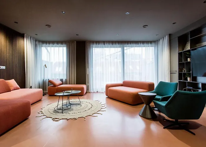 K52 Luxury 4bdrm 4bthrm
