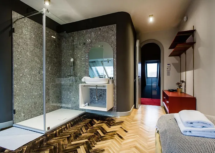 K52 Luxury 4bdrm 4bthrm דירה *