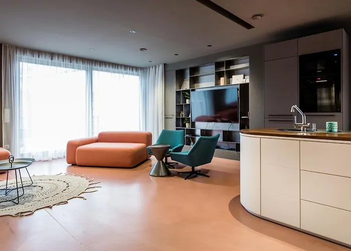 K52 Luxury 4bdrm 4bthrm דירה *